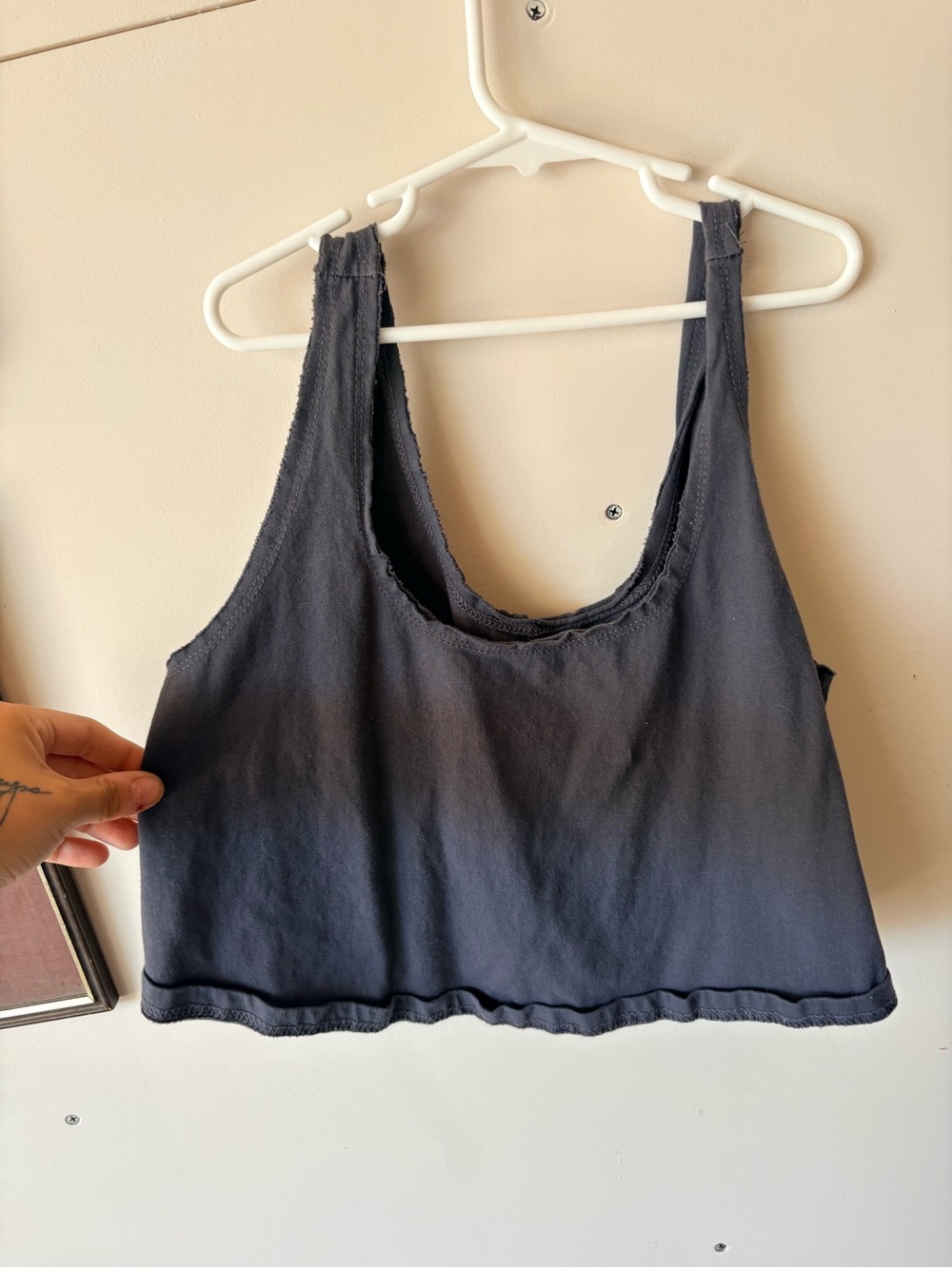 Women's Washed Cropped Black Scoop Neck Tank Top - Picture 3 of 4